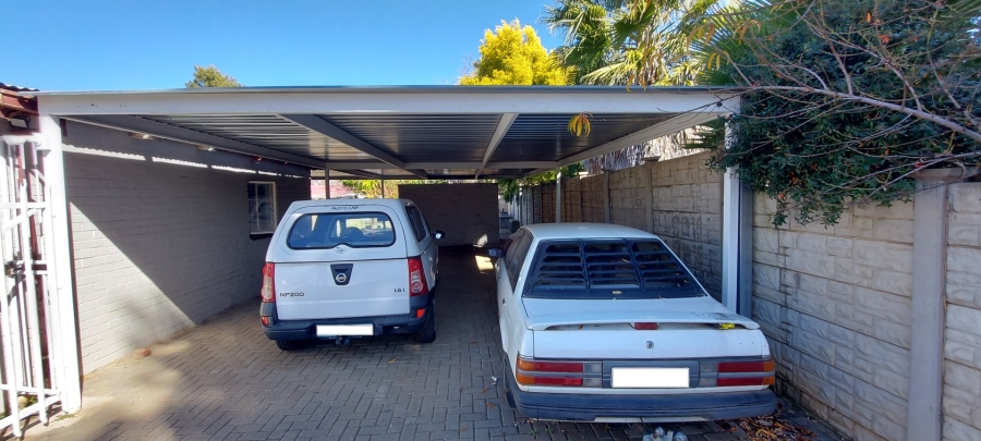 8 Bedroom Property for Sale in Brandwag Free State